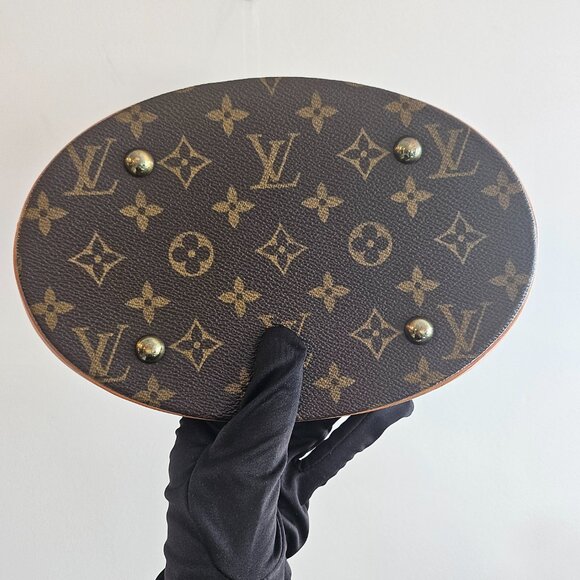 Louis Vuitton petite bucket bag 23 - Picture 7 of 10